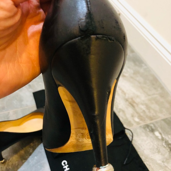 CHANEL Round Toe Leather Pumps - Picture 9 of 12